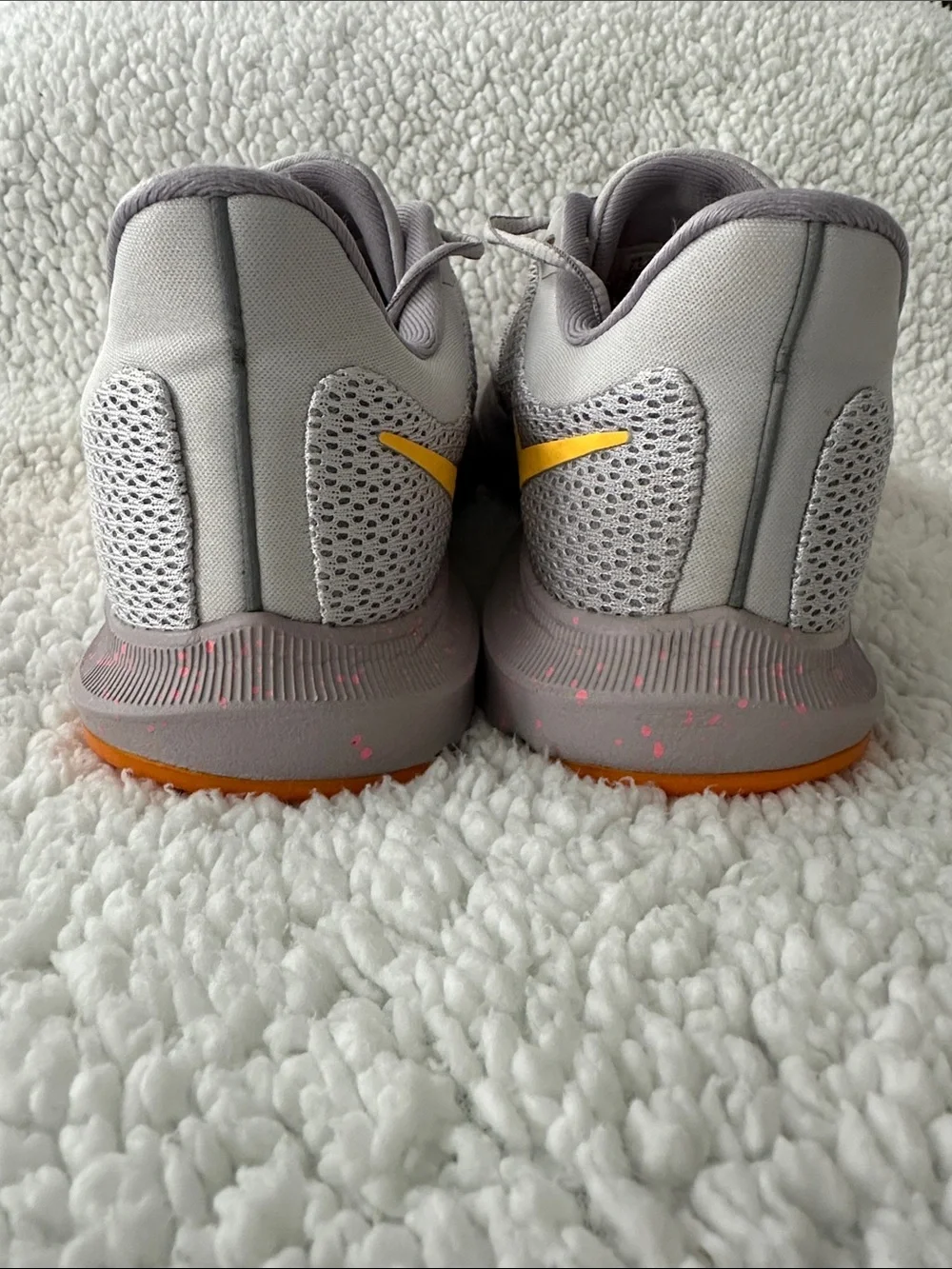 Nike Quest 2 Vast Grey Digital Pink Women’s Running Shoes Size 7.5